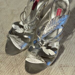 NWT 2000’s Emanuel Ungaro Metallic Leaf Heels